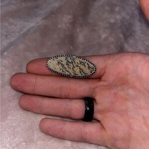 Adjustable gemstone ring